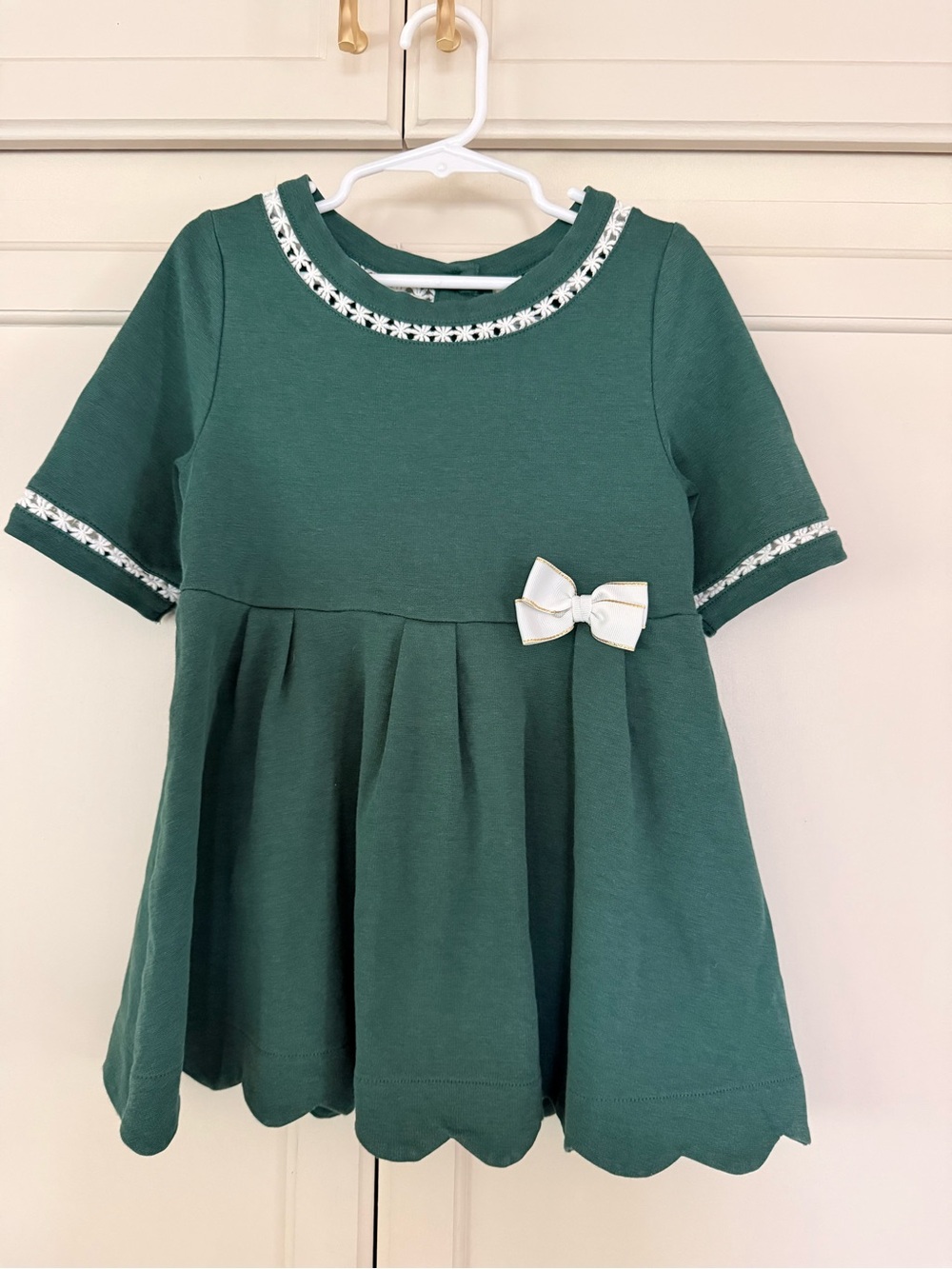 Tahari Green Girls 7/8 Christmas Dress with Crochet Trim and Scalloped Hem